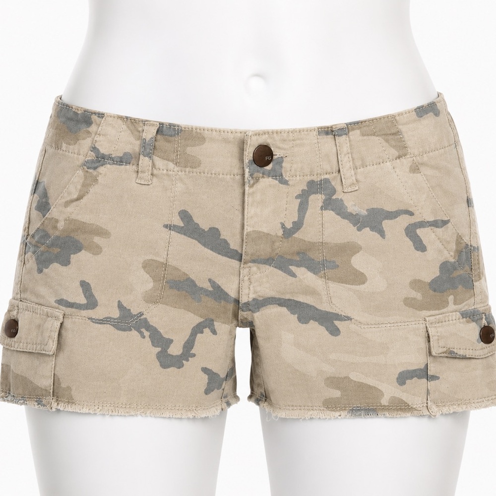 Y2K Camo, Beige & Blue,Low Rise, Cargo Cutoffs, Booty Shorts, Faded Glory Size 6